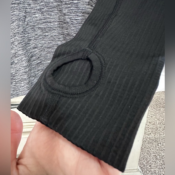 Lululemon Swiftly Tech Long Sleeve Crew
White / Black - Picture 9 of 11